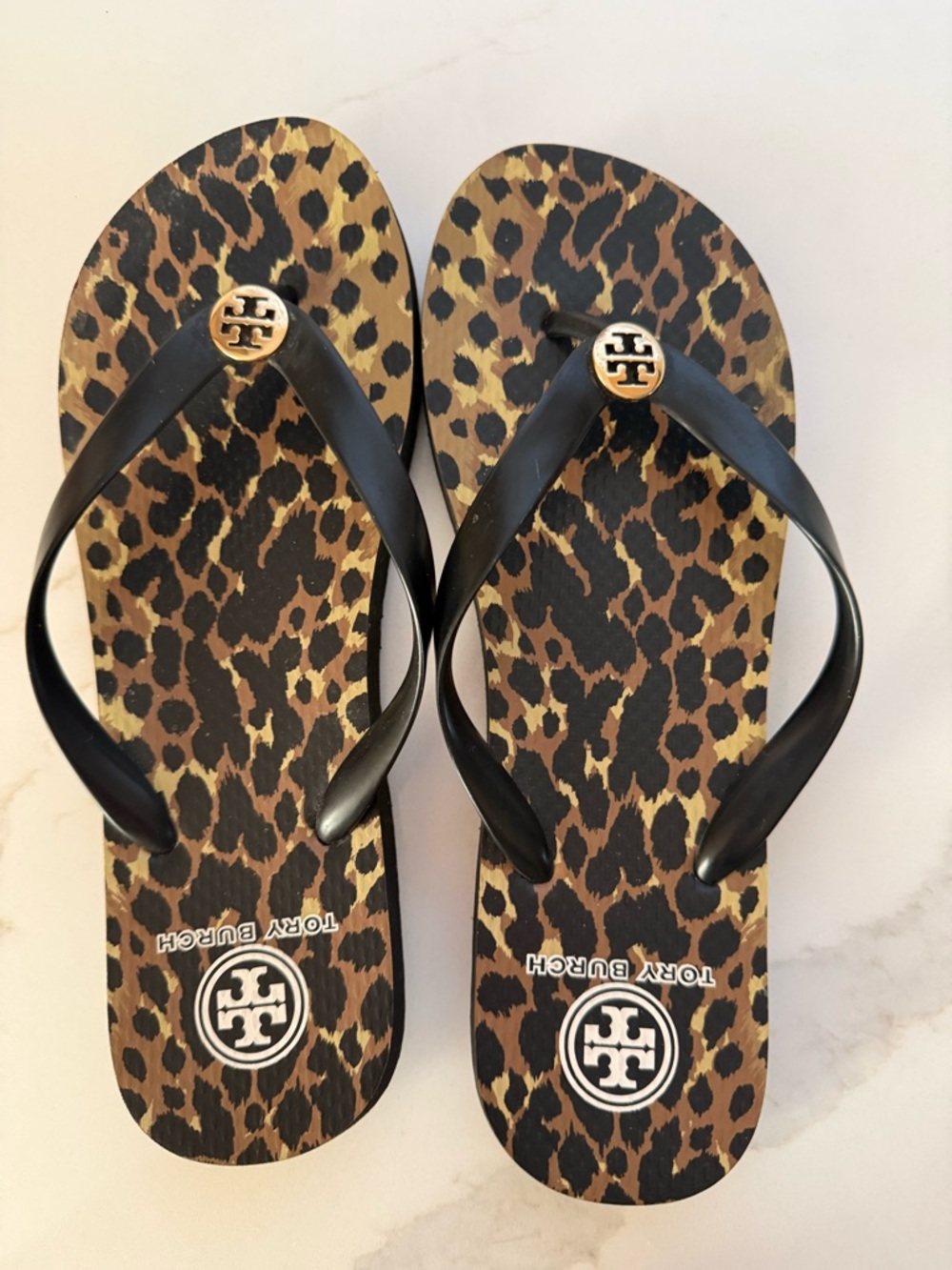 Tory Burch Leopard-Print Flip Flops with Black Straps and Gold Logos ? Size - Picture 4 of 9